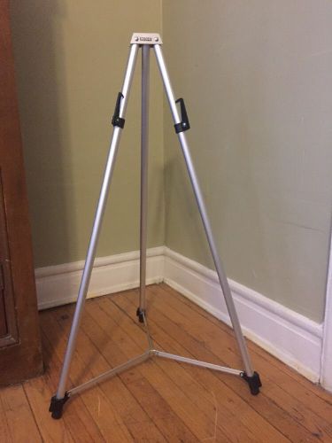 Boone Lightweight Telescoping Tripod Easel