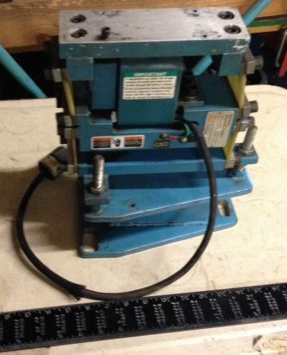 FMC SYNTRON MAGNETIC FEEDER LD-4 115v Vibratory Tray track driver shacker