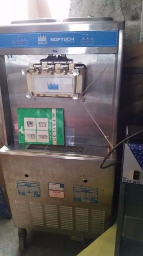 Taylor 2 head soft serve Ice cream machine. In great condition!