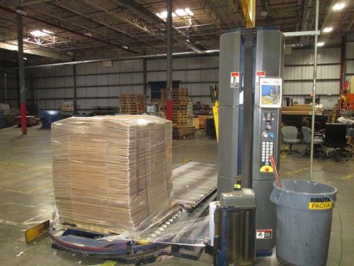 Lantech Q-300XT Plus Pallet Stretch Wrapper