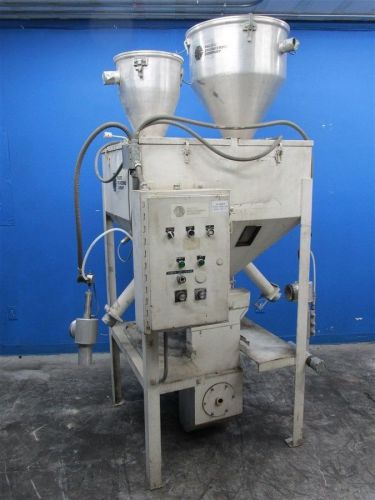 PACIFIC ENGINEERING CO 2 COMPARTMENT AUGER PLASTIC GRANULE BLENDER HOPPER MIXER