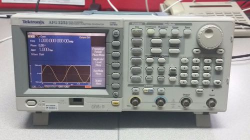 TEKTRONIX AFG 3252 ARBITRART FUNCTION GENERATOR 240 MHz 2 CHANNEL GOOD CONDITION