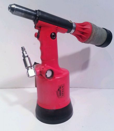 Marson Pneumatic Rivet Tool / Rivet Gun with mulitple rivet heads