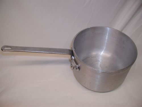 Wear Ever aluminum heavy duty sauce pan # 4109 - 6 1/2 quarts