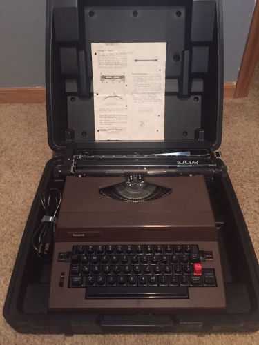 Vintage Sears Scholar 161.53970 Portable Electric Typewriter W/ Hard Case WORKS
