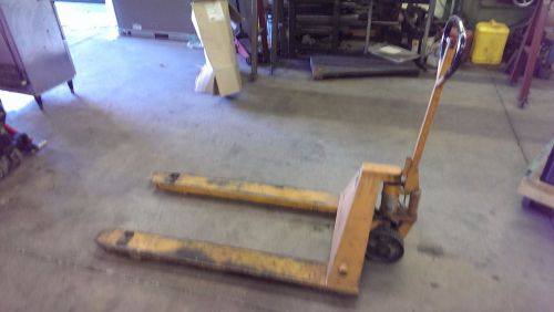 YALE PALLET JACK  5000 LBS 2.5 TONS