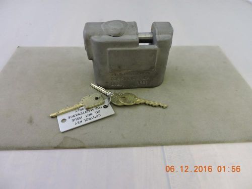 HI SHEAR HIGH Grade Militry SECURITY PADLOCK 3 keys Maintenance tag