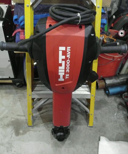 HILTI TE 3000 AVR BREAKER 120 V BRAND NEW , brushless high capacity