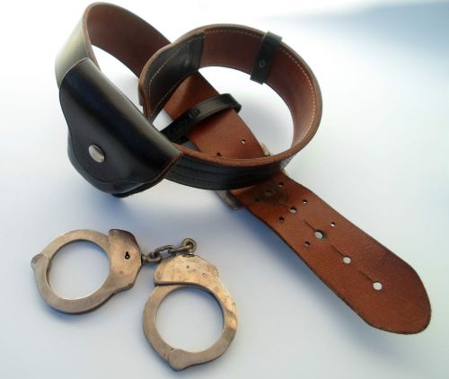 VINTAGE JAY-PEE DUTY BELT SIZE 36 - BRIDLE COWHIDE, VINTAGE HANDCUFFS, POUCH