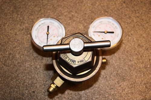 Linde Gas Regulator OXWELD Type R-65A 4000/200 psi Brass