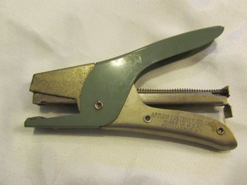 Vintage Green  Arrow Metal Stapler S-66 - PEK