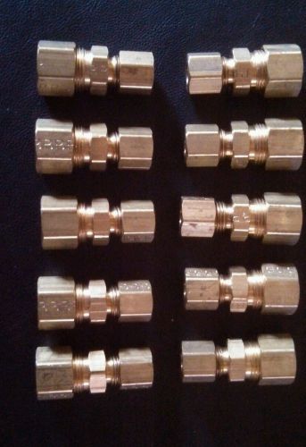 Lot of 10 parker 62c-6-4 brass compression couplers 3/8&#034; od tube x 1/4&#034; od tube for sale