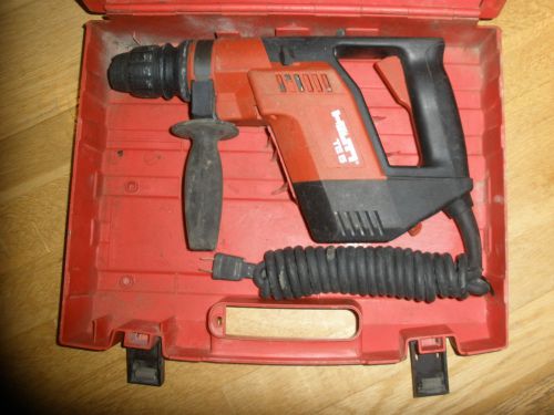 HILTI  TE-5 ROTARY HAMMER DRILL W/CASE