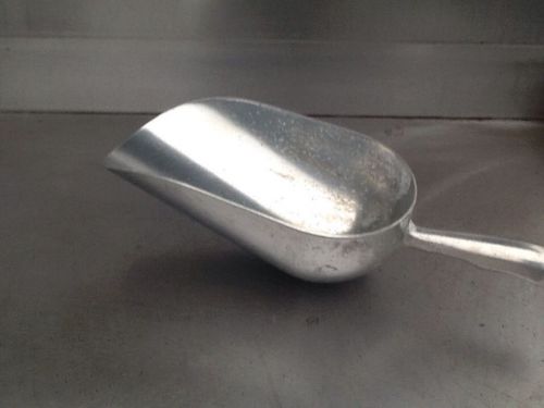 58oz Cast Aluminum Ice Scoop