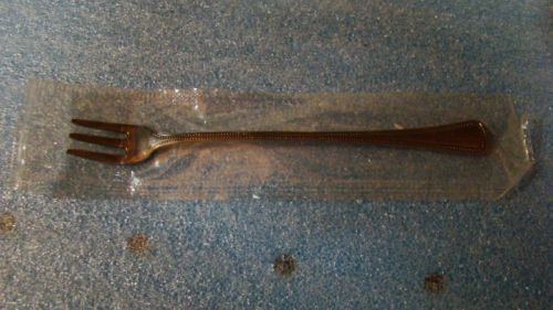 Oneida Rogers &#034;Needlepoint&#034; Seafood Fork, New