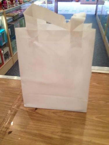 25 WHITE CUB SHOPPING BAGS SIZE 8X4X10 BRAND NEW SHIPMENT PLASTIC BAGS