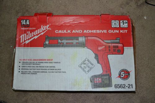 Milwaukee Heavy-Duty Caulk and Adhesive Gun - 6562-21 FREE SHIPPING