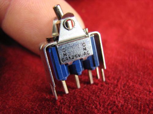 Fujisoku Momentary Toggle Switch 8V1062 6A 125v AC