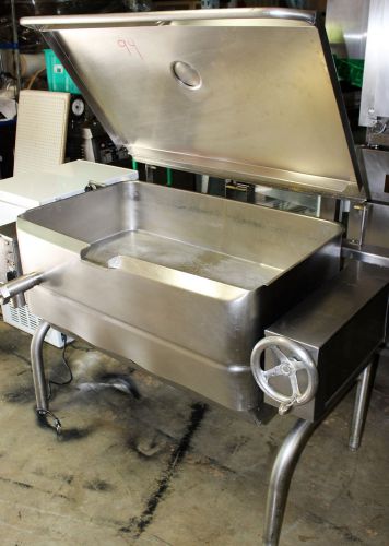 used GROEN 40-gallon tilt skillet braising pan Model HFP/2E-4 Natural Gas