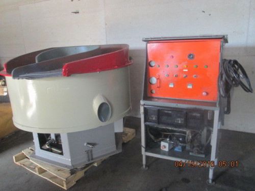 WHEELABRATOR HUTSON 20 CUBIT FT. VIBRATORY FINISHING MACHINE W/ AUTO UNLOAD LUBE