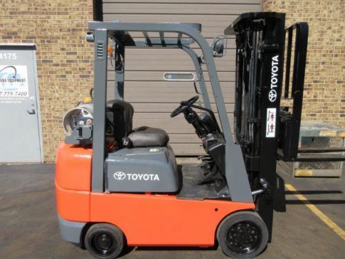 Forklift (24832) 2005 toyota 7fgcsu20, 4000 lbs cap, triple mast for sale