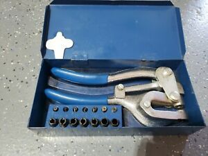 VINTAGE LUSTRE LINE MODEL 8500 POWER PUNCHER METAL HOLE PUNCHING TOOL KIT