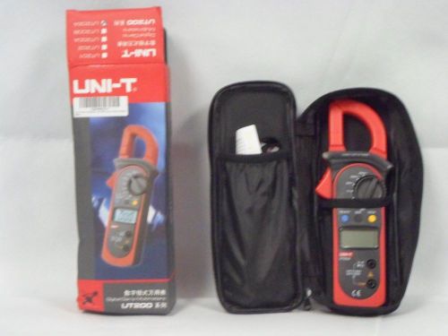 Uni-Trend UT202A Auto-ranging AC 600 Amp Clamp Meter