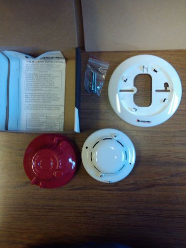 Fire Alarm Smoke Detector, 12/24 VDC, Photoelectric. Hochiki #SLR-835B-2W.