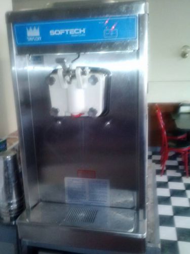 Taylor Countertop Soft Serve Machine Model #Y750-33