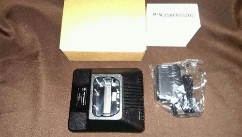 Motorola HTN9702A P110 Radio Charger Base w/ Plug NEW!