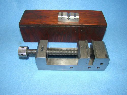 Screw guide toolmakers vise 2&#034; with v groove attachment jaw for sale