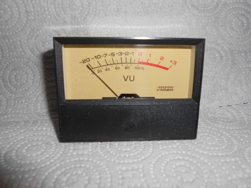 ONE ILLUMINATED VU PANEL METER / 82MM WIDE / 63MM HIGH . 36MM DEEP