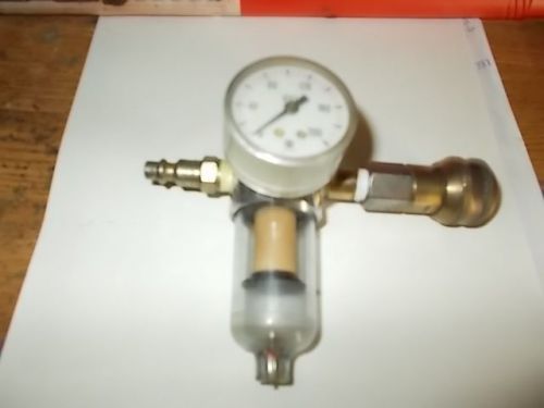 USG 200 PSI US Gauge Pressure Gauge w/Cylinder and Coupling Ends