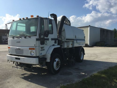 2004 Johnson 605 Street Sweeper