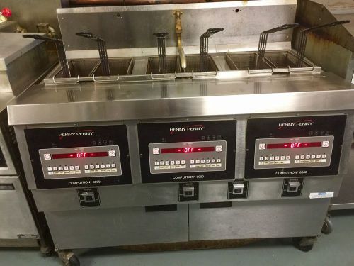 Henny Penny Computron 8000  3 Bank Fryer Model OFG-323