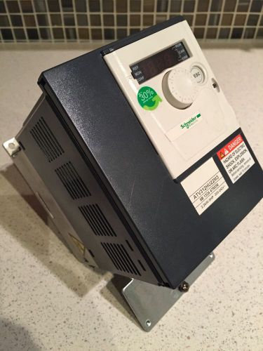 Ac drive, var freq, 3 hp, 6.9a, 230v, 3ph for sale