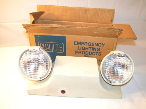 DUAL LITE EZ-2 DUAL EMERGENCY LIGHT APARTMENT HALLWAY STAIRWAY POWER OUTAGE