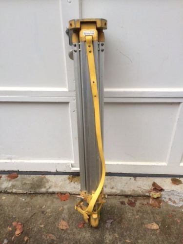 *Nice* Topcon Heavy Duty/Light Weight Aluminum Survey Tripod