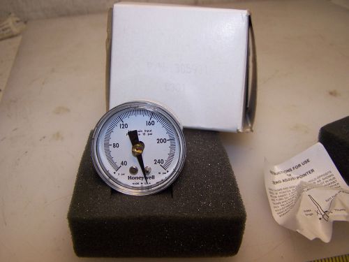 NEW HONEYWELL PNEUMATIC PRESSURE GAUGE 40 - 240 PSI MODEL 305931