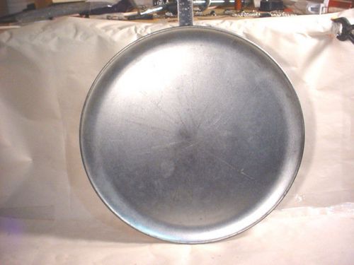 Pizza pan~heavy duty 16&#034; aluminum pizza pan~great hd quality~used but not abused for sale