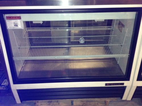 RESTAURANT EQUIPMENT USED &#034;REFRIGERATOR DISPLAY CASE - TRUE - TSID-72