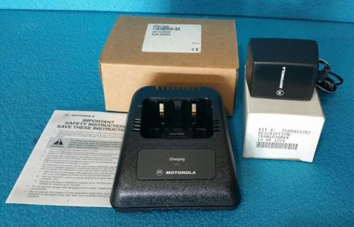 MOTOROLA NTN7212A Battery Charger w/ Motorola Power Supply for Jedi Series