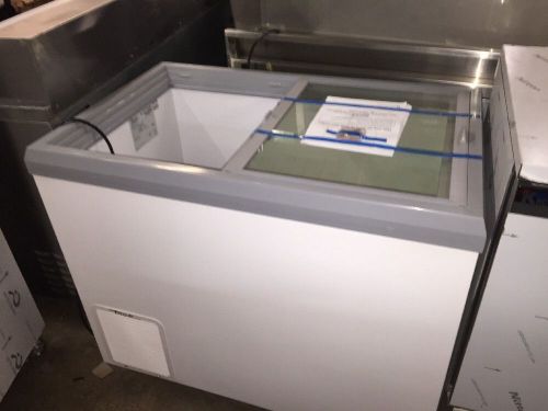 True TFM-41FL Horizontal Freezer