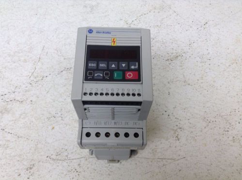 Allen Bradley 160-BA06NPS1P1 Ser. C FRN. 7.06 3 HP 2.2 kW VFD 160BA06NPS1P1