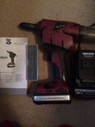 RIVDOM VT400 Rivet Tool, Battery N Charger