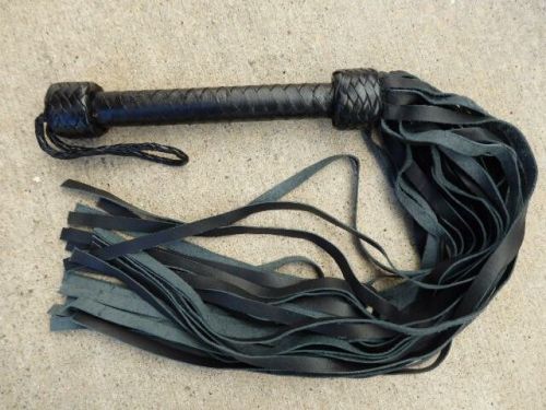 NEW MR SOFTY LIGHT Black Leather Flogger - AMAZING QUALITY HORSE TRAINING TOOL