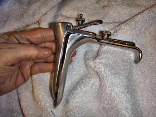 LOT OF 4 SS GRAVES VAGINAL SPECULUM OB/GYNO - 2 MILTEX 30-15 MD &amp; 2 -V930-50 SM