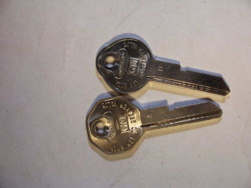 1 SET  BRIGGS &amp; STRATTON  EOM CADILLAC  GM  A &amp; B  KEY BLANK UNCUT  ORIGINAL