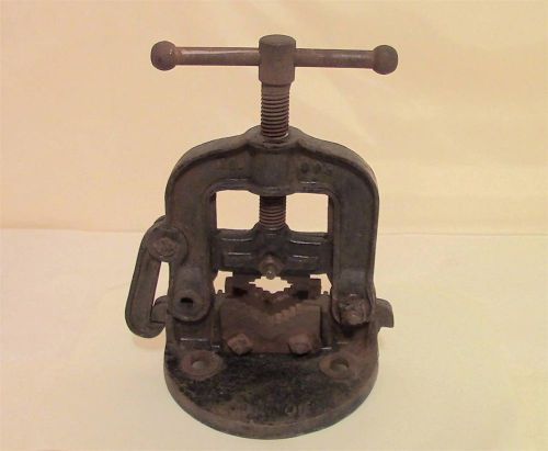 Vintage cast iron pipe clamp vise no. 00s pipefitters plumbers metal workers usa for sale