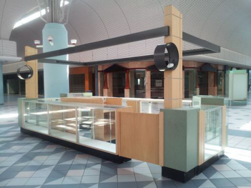 Display case-kiosk-shopping mall retail display system- great shape- pre owned for sale
